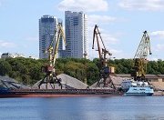 Поставка гранитного и высокопрочного щебня водным транспортом в июне 2023 года